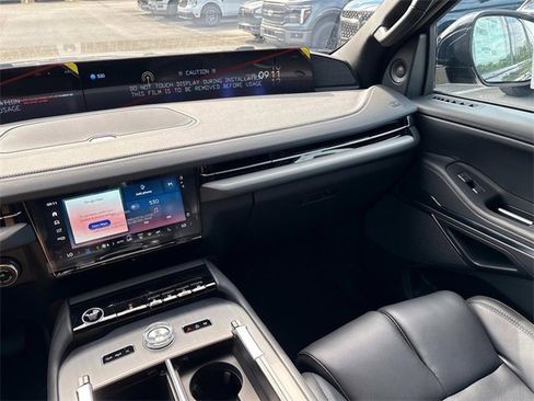 New 2025 Lincoln Navigator Reserve w/ Jet Appearance Package image 15