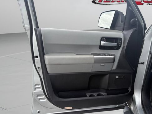 Used 2021 Toyota Sequoia Limited w/ Safety & Convenience Package AWD/4WD image 21