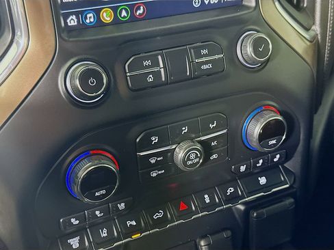 Used 2020 Chevrolet Silverado 3500 High Country w/ Technology Package image 27