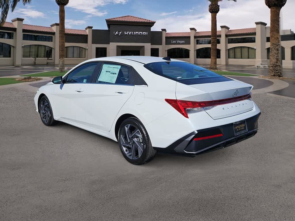 Used 2025 Hyundai Elantra SEL w/ Cargo Package FWD image 6