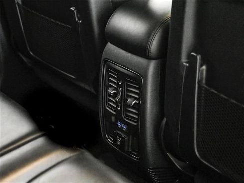 Used 2020 Jeep Grand Cherokee Limited AWD/4WD image 18