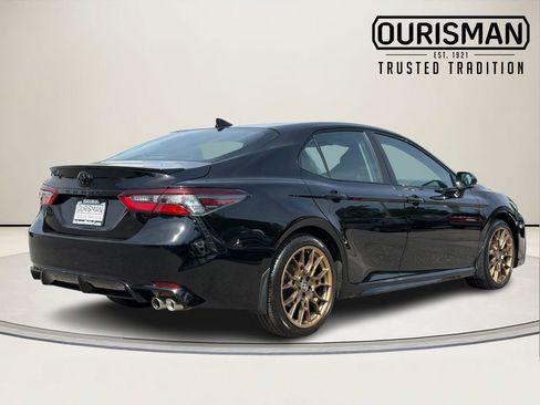 Used 2024 Toyota Camry SE w/ Convenience Package FWD image 5