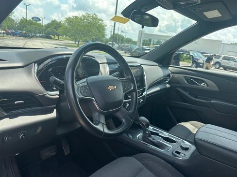 Used 2023 Chevrolet Traverse LT AWD/4WD image 15