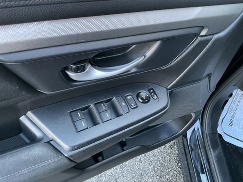 Used 2017 Honda CR-V LX image 14