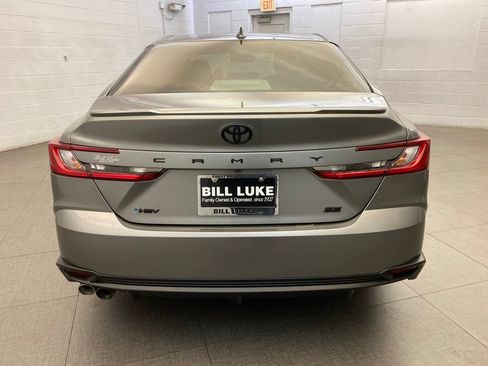 Used 2025 Toyota Camry SE w/ Convenience Package FWD image 8