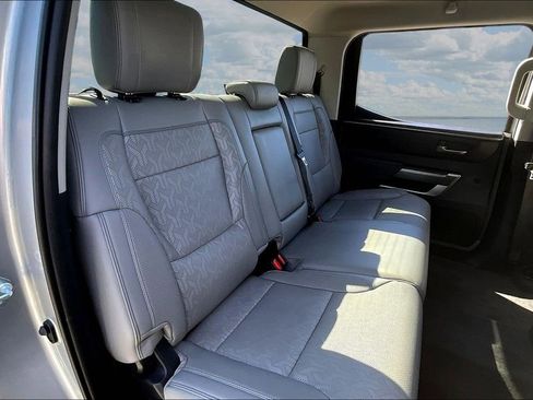 Used 2022 Toyota Tundra SR5 w/ SR5 Premium Package AWD/4WD image 26