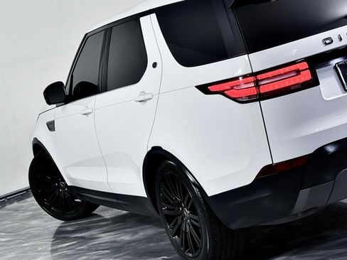 Used 2017 Land Rover Discovery HSE image 13