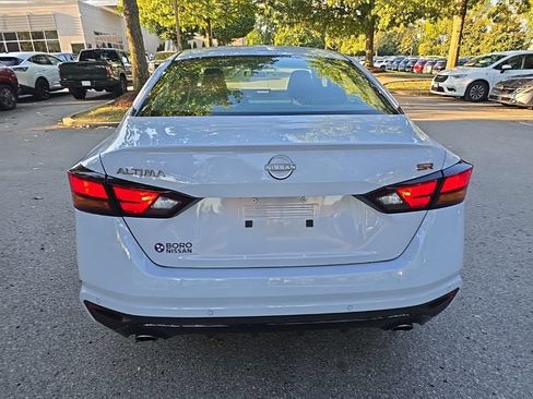 Certified 2024 Nissan Altima 2.5 SR w/ SR Premium Package FWD image 7