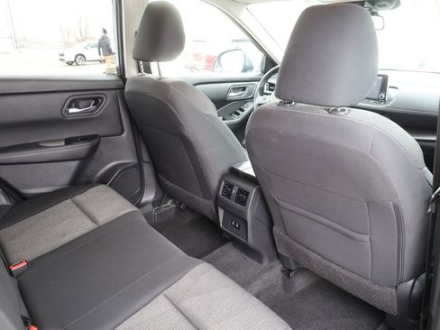 Used 2024 Nissan Rogue SV image 17