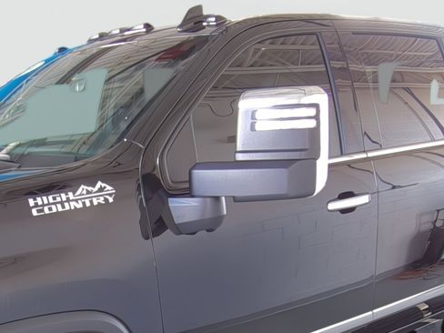 Used 2024 Chevrolet Silverado 2500 High Country w/ High Country Premium Package AWD/4WD image 8
