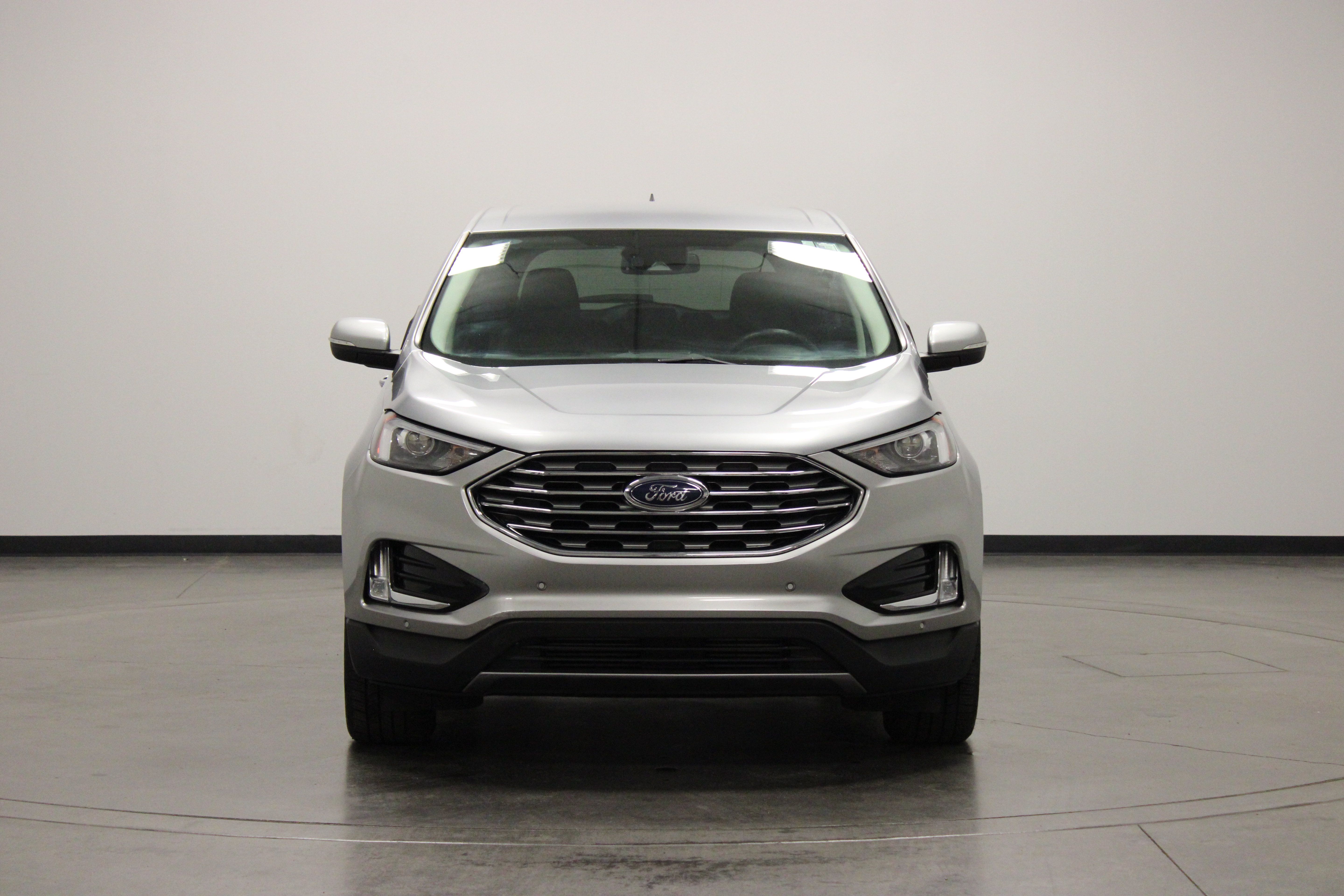 Used 2024 Ford Edge Titanium AWD/4WD image 3