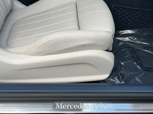 Used 2018 Mercedes-Benz E 400 4MATIC Coupe image 37