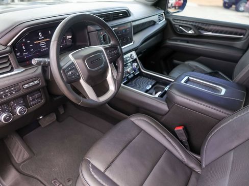 Used 2023 GMC Yukon XL Denali w/ Max Trailering Package image 10