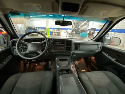 Used 2002 Chevrolet Avalanche 4x4 w/ Off-Road Suspension Pkg image 25
