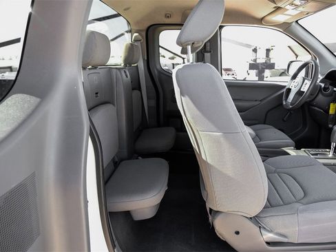 Used 2019 Nissan Frontier S image 32