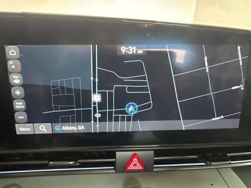 Certified 2025 Hyundai Elantra Limited FWD image 16