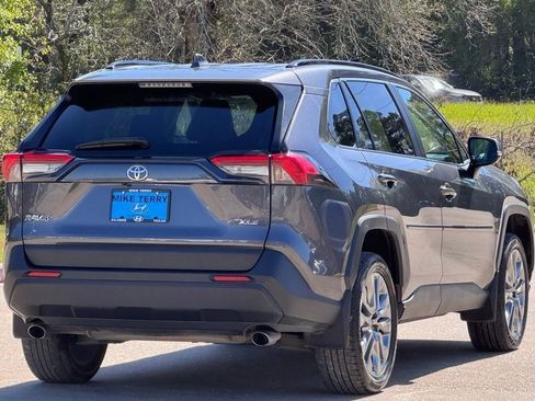 Used 2024 Toyota RAV4 XLE Premium image 8