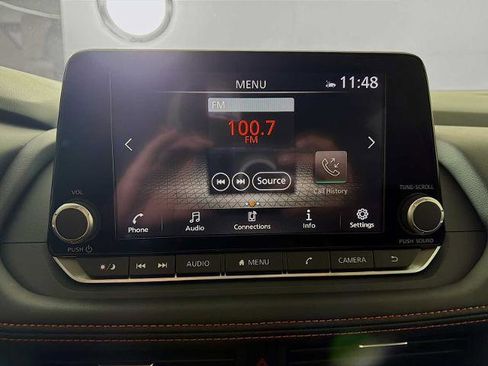 Certified 2025 Nissan Rogue SV AWD/4WD image 12