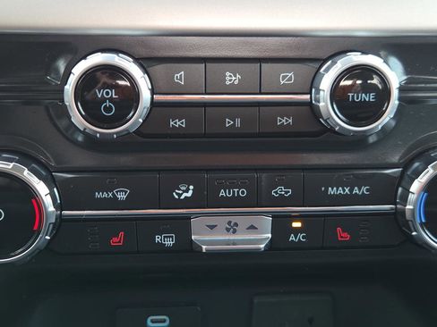 Used 2022 Ford F150 XLT w/ Equipment Group 302A High image 33