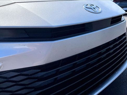 Used 2025 Toyota Camry LE FWD image 28