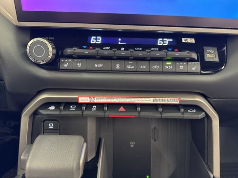 New 2026 Toyota Tundra Platinum image 32