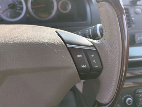 Used 2010 Volvo XC90 V8 image 25