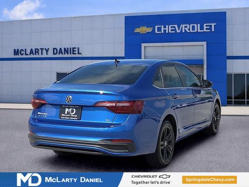 Used 2023 Volkswagen Jetta SE FWD image 5