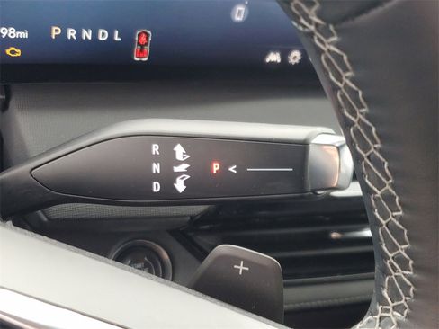 Used 2025 Buick Enclave Preferred image 23