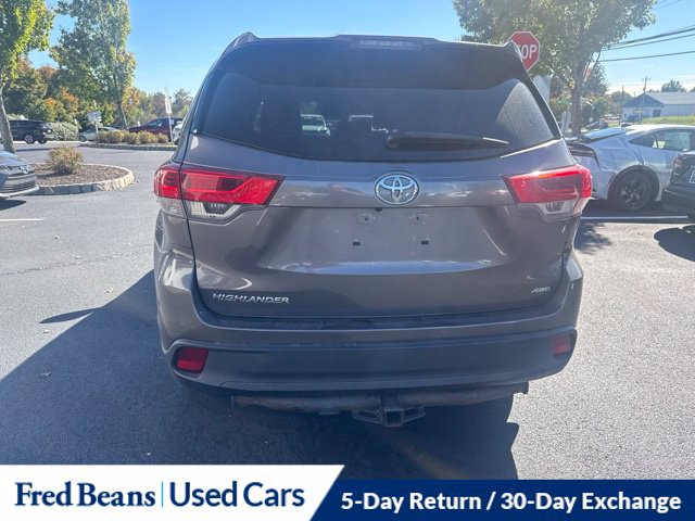 Used 2017 Toyota Highlander LE AWD/4WD image 15