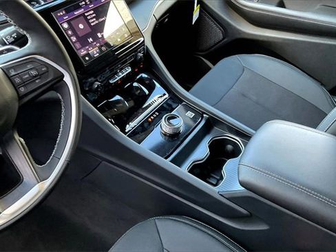 New 2025 Jeep Grand Cherokee L Laredo w/ Luxury Tech Group I image 7