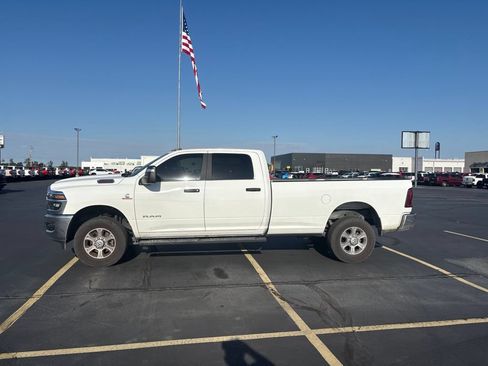 Used 2025 RAM 2500 Big Horn AWD/4WD image 3