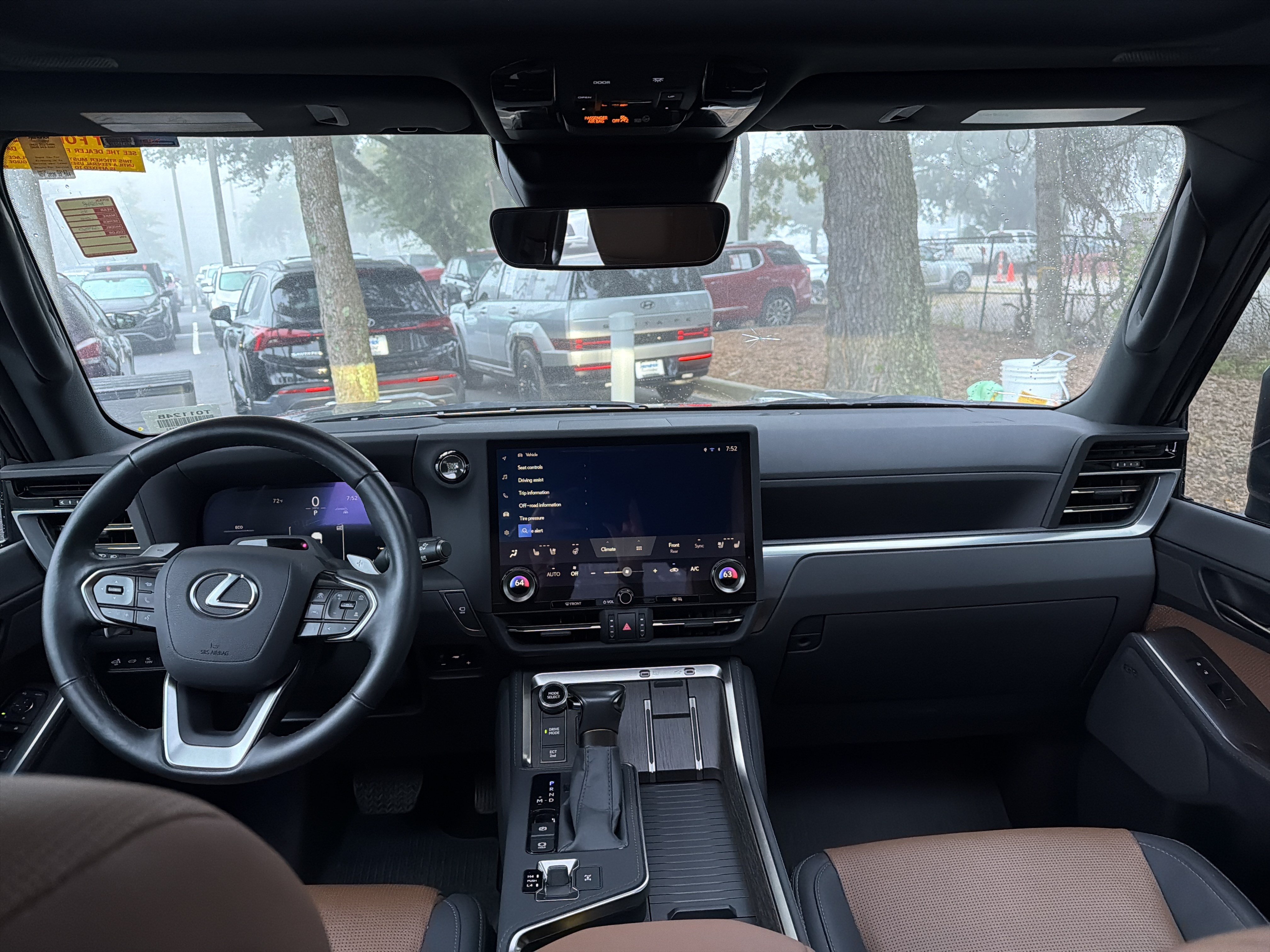 Used 2025 Lexus GX 550 w/ Cold Area Package AWD/4WD image 34
