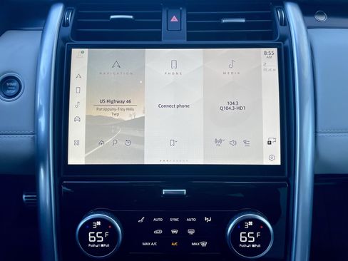 Certified 2025 Land Rover Discovery Metropolitan Edition AWD/4WD image 19