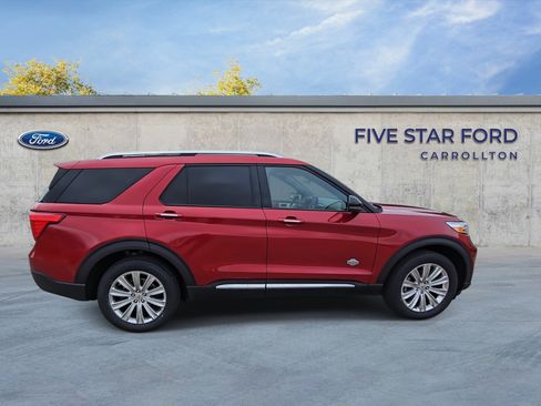 Used 2023 Ford Explorer King Ranch w/ Premium Technology Package image 9
