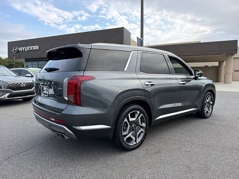 Certified 2024 Hyundai Palisade Limited AWD/4WD image 4