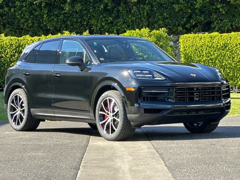 New 2026 Porsche Cayenne S image 10