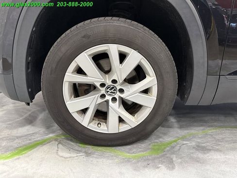 Used 2020 Volkswagen Atlas Cross Sport S image 16