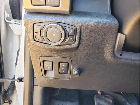 Used 2018 Ford F150 Platinum w/ Equipment Group 701A Luxury AWD/4WD image 29