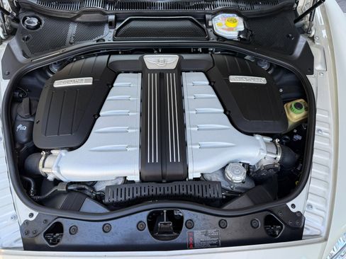 Used 2015 Bentley Continental GT image 30