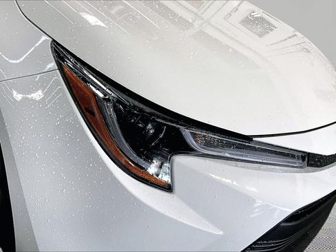 Used 2025 Toyota Corolla LE FWD image 28