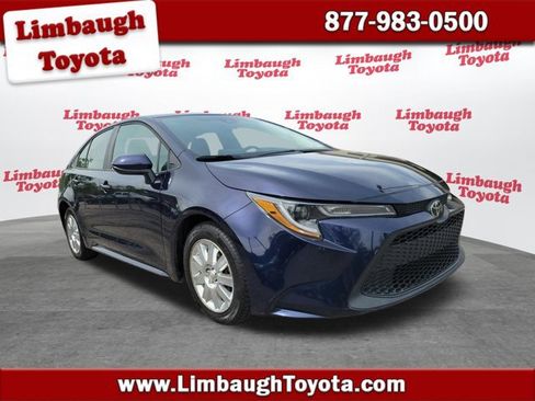 Used 2022 Toyota Corolla LE image 1