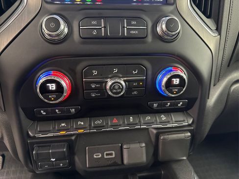 Used 2022 GMC Sierra 1500 Denali w/ Driver Alert Package II AWD/4WD image 32