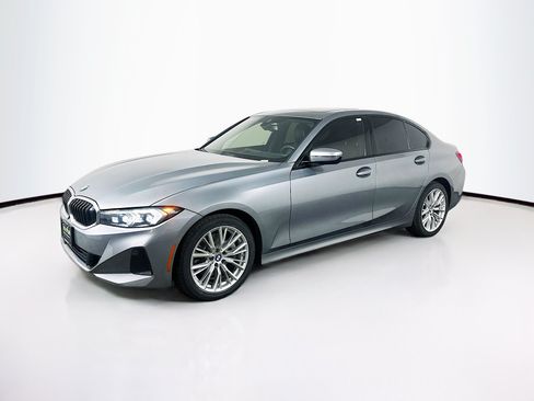 Used 2023 BMW 330i Sedan w/ Driving Assistance Package RWD image 3