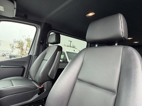 Used 2024 Mercedes-Benz Sprinter 2500 image 22