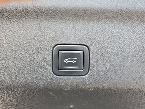 Used 2022 Cadillac Escalade Sport w/ Touring Package image 11