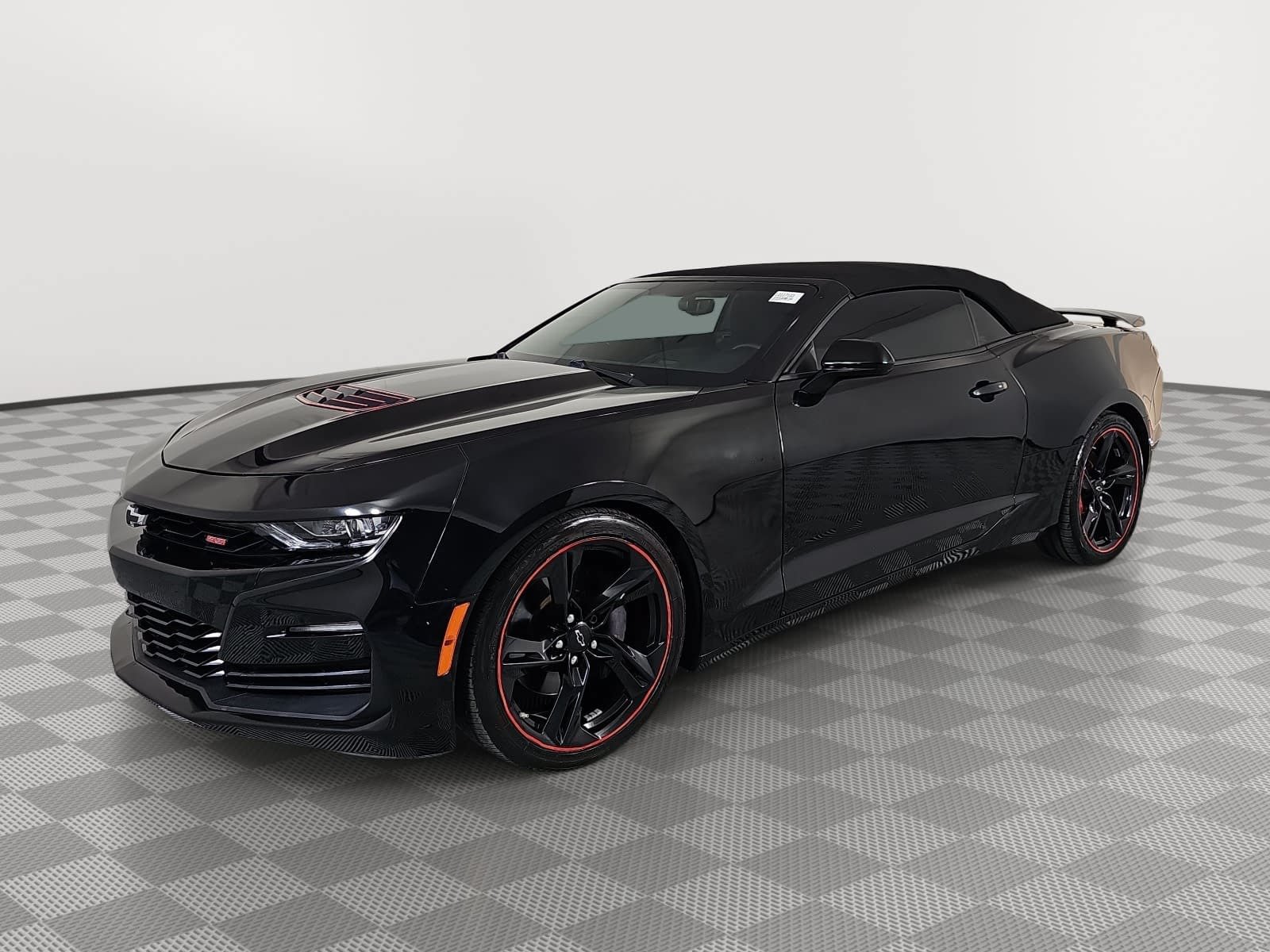 Used 2020 Chevrolet Camaro SS RWD image 4