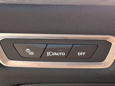 Used 2025 BMW X7 xDrive40i AWD/4WD image 27