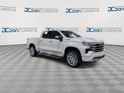 Used 2024 Chevrolet Silverado 1500 High Country w/ High Country Premium Package AWD/4WD image 2