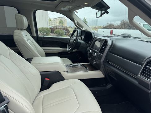 Used 2021 Ford Expedition Platinum AWD/4WD image 28