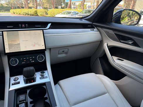 Used 2025 Jaguar F-PACE R-Dynamic S image 29